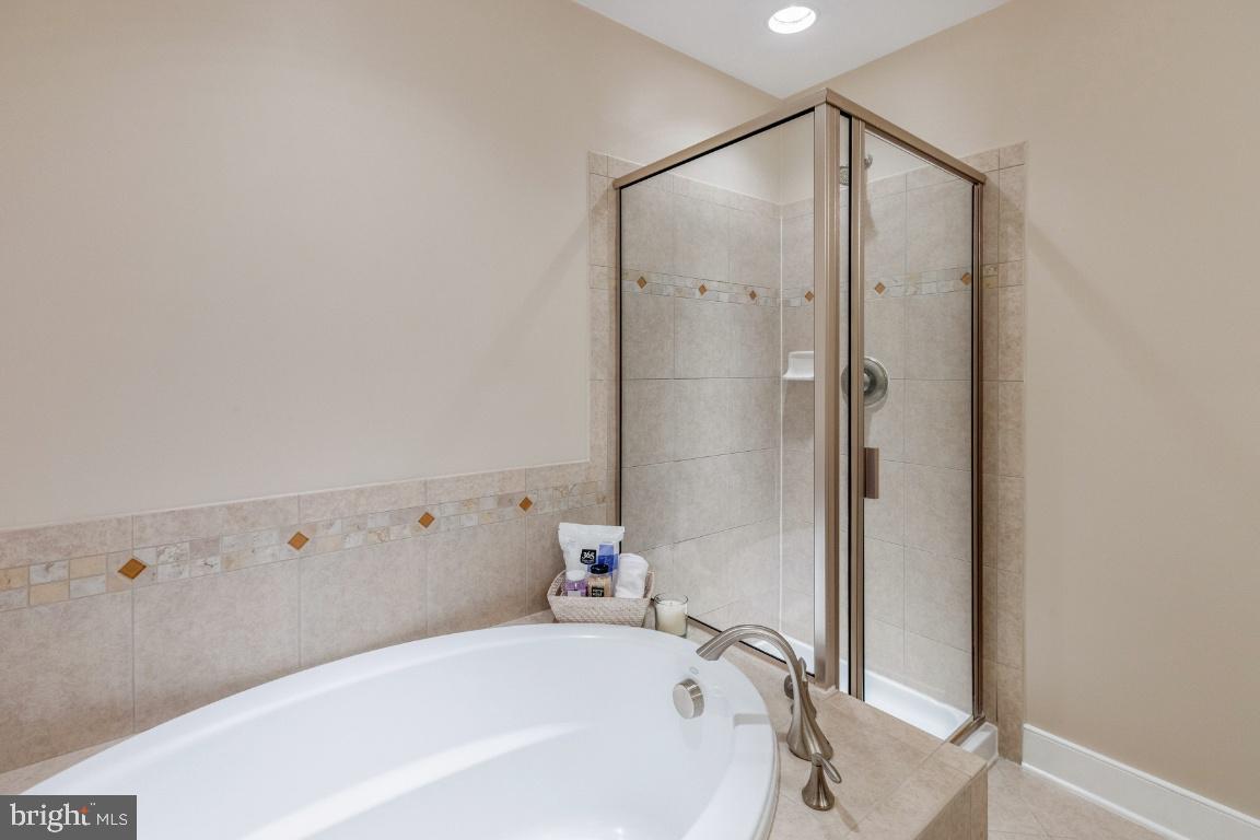 HUNTINGTON MEWS - Residential