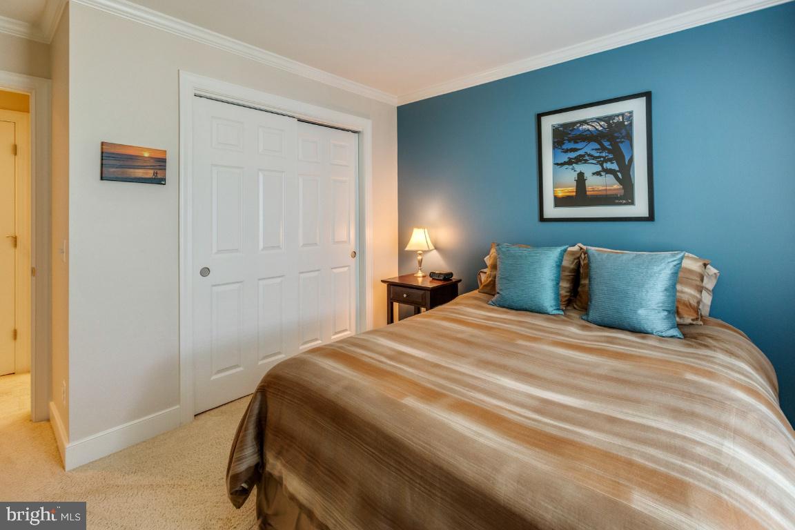 HUNTINGTON MEWS - Residential