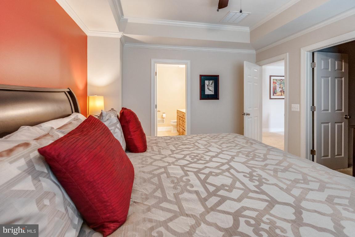 HUNTINGTON MEWS - Residential