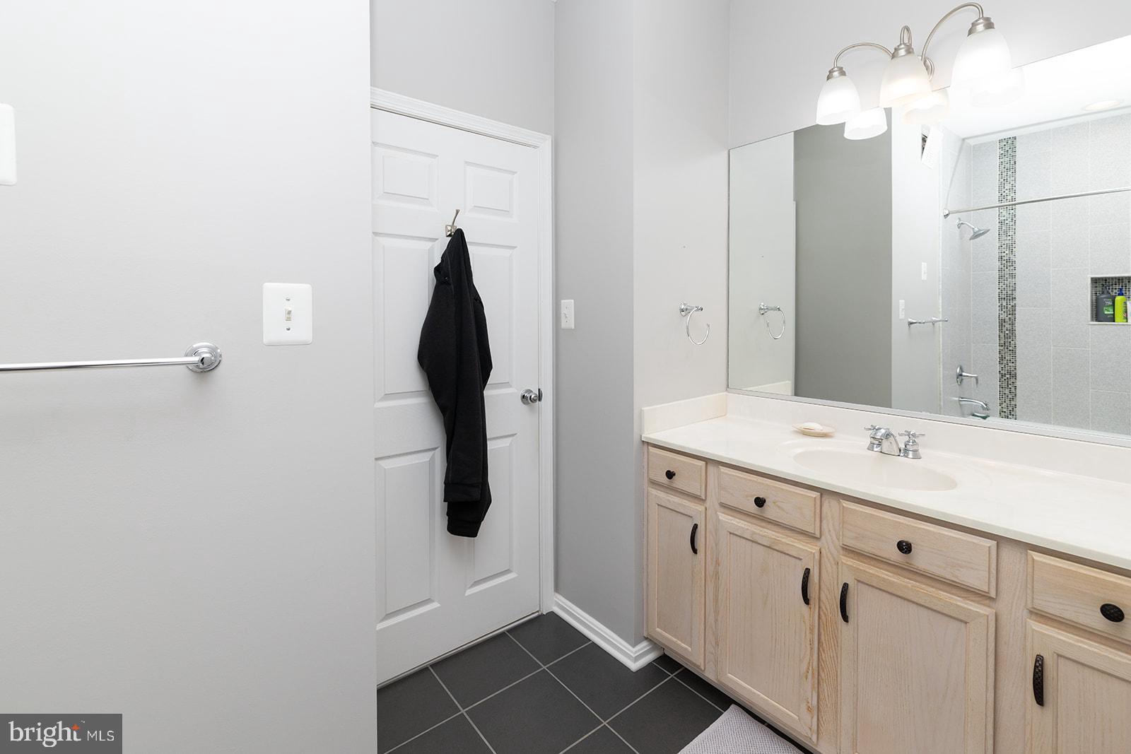 RANDOM HILLS - Residential