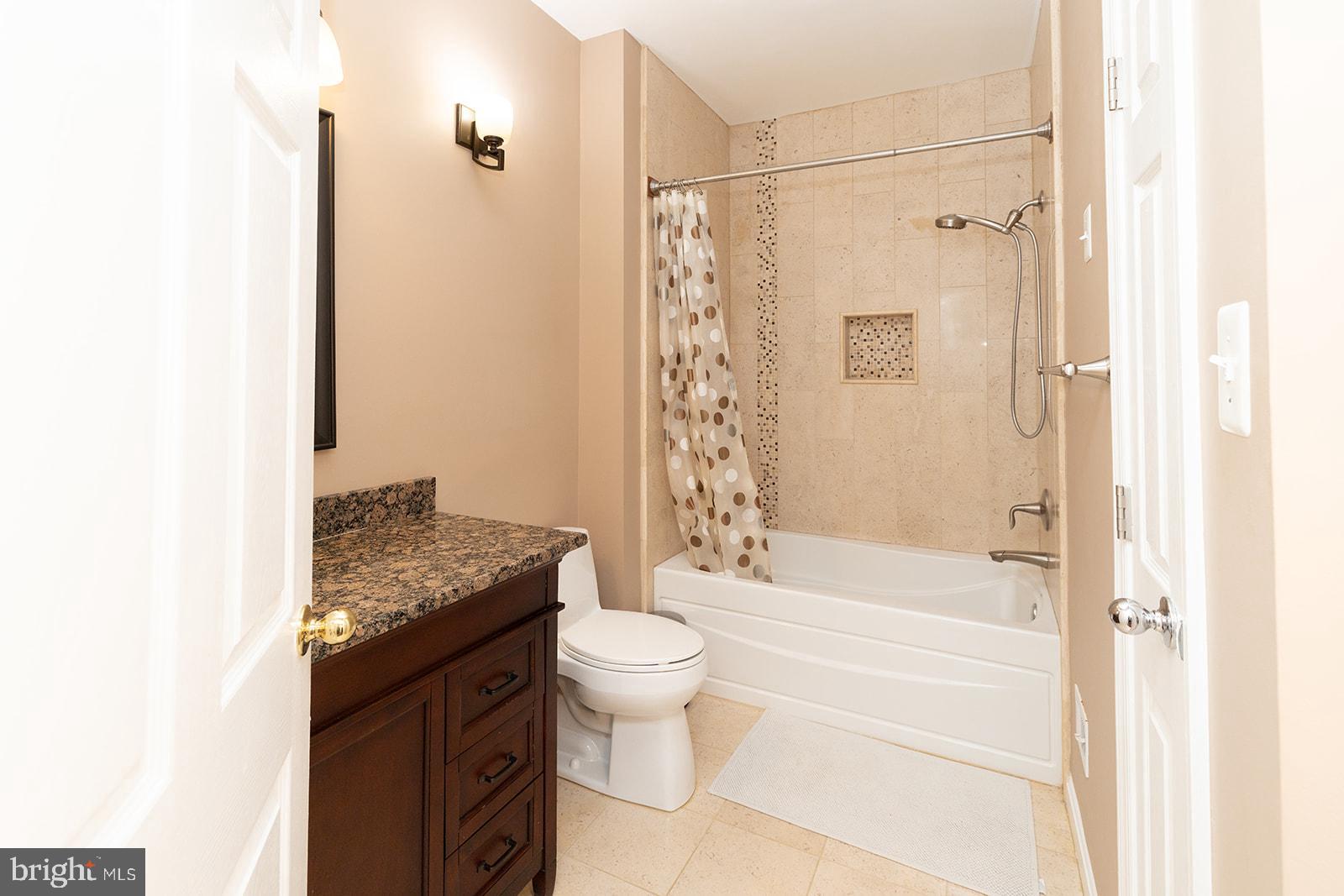 RANDOM HILLS - Residential