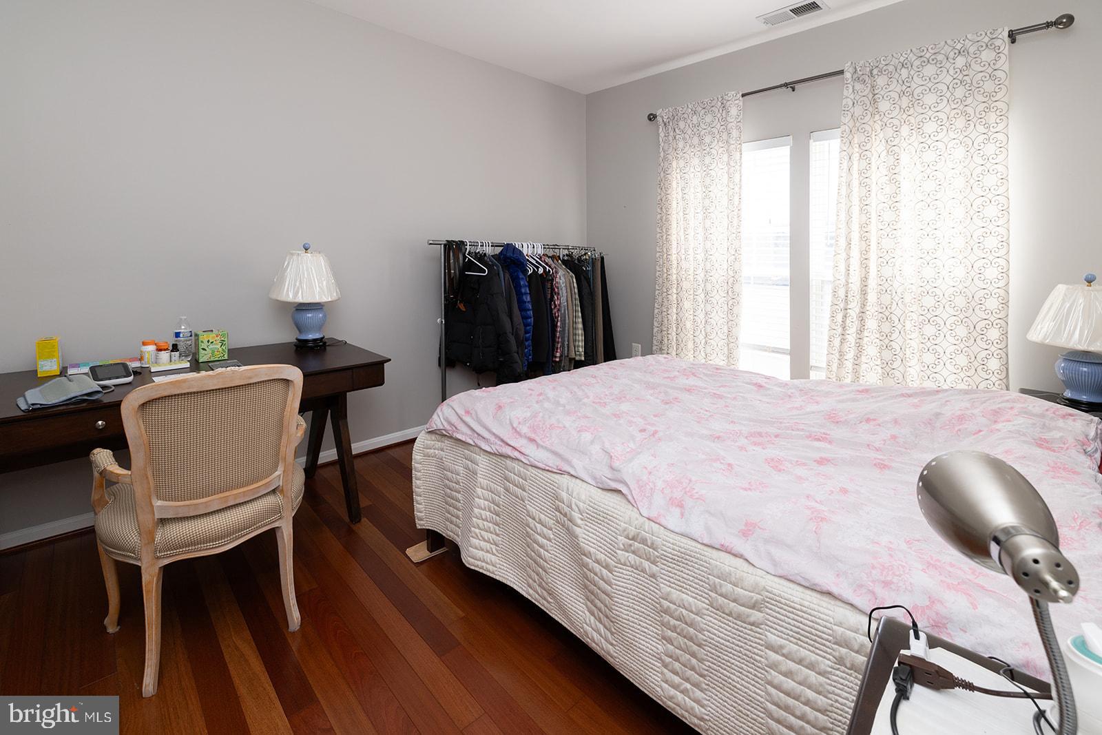 RANDOM HILLS - Residential