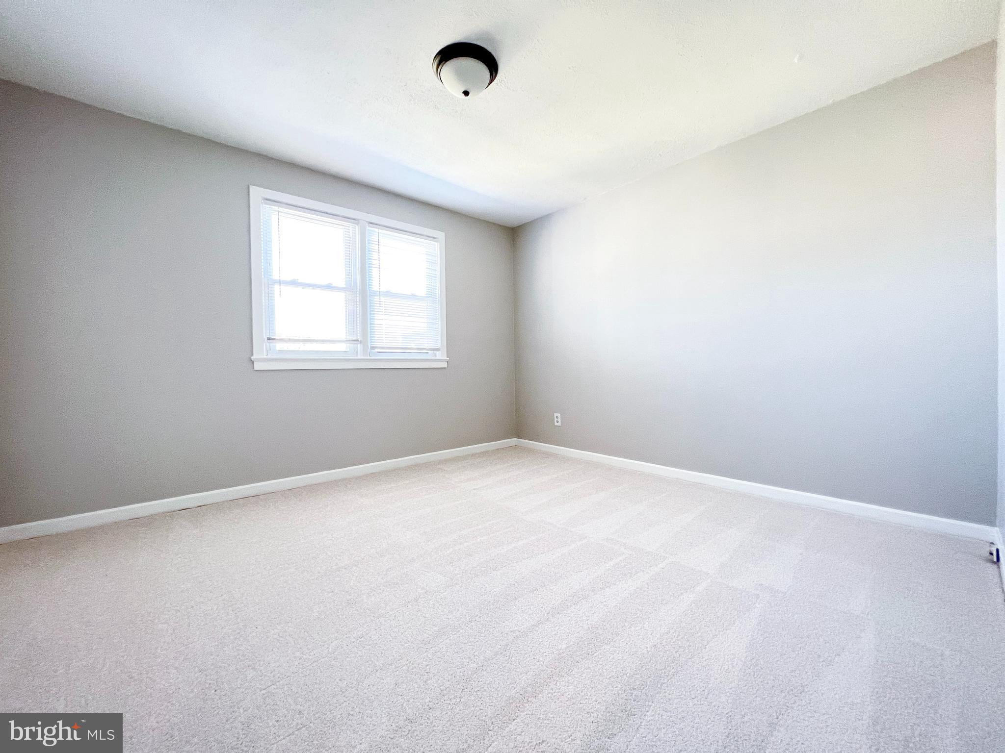 IVERSON SQUARE CONDOMINIUM - Residential