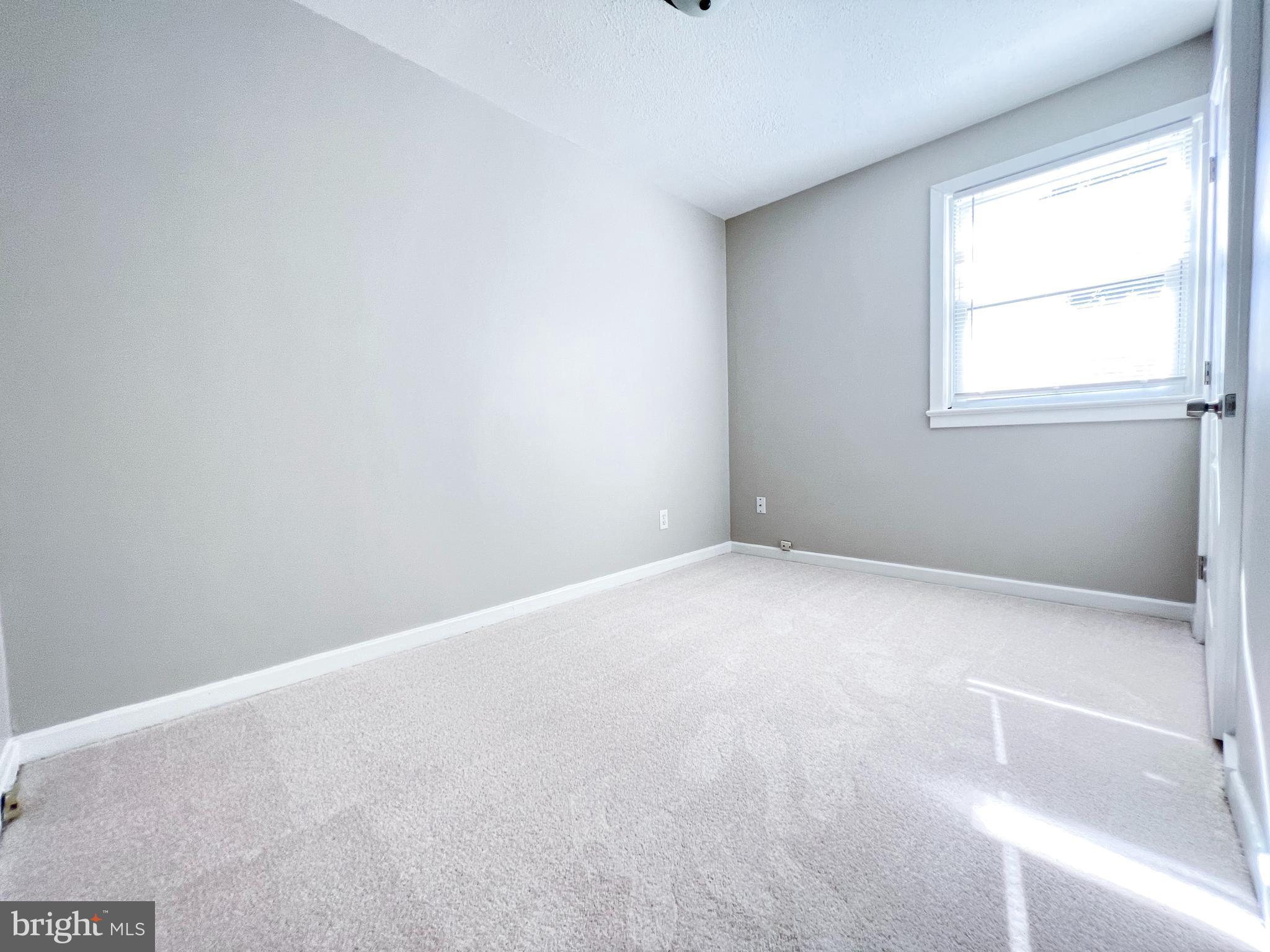 IVERSON SQUARE CONDOMINIUM - Residential