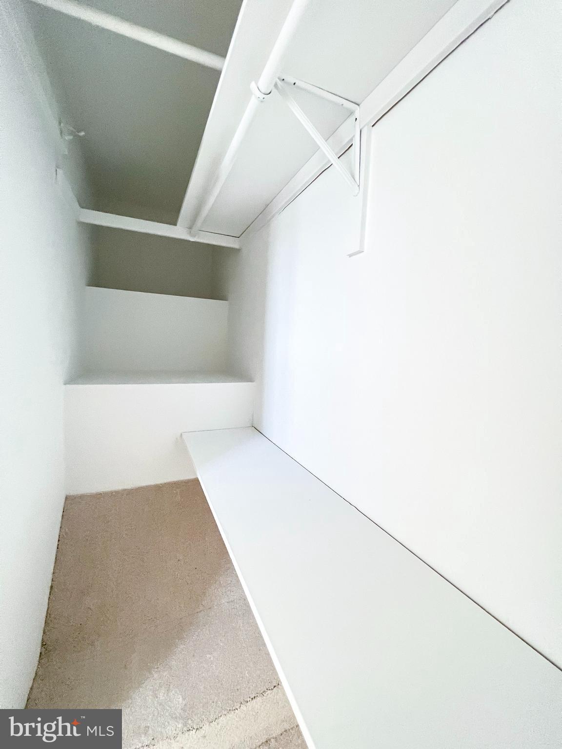 IVERSON SQUARE CONDOMINIUM - Residential