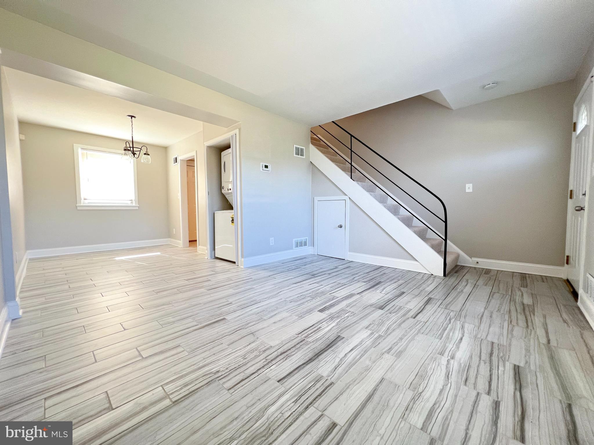 IVERSON SQUARE CONDOMINIUM - Residential