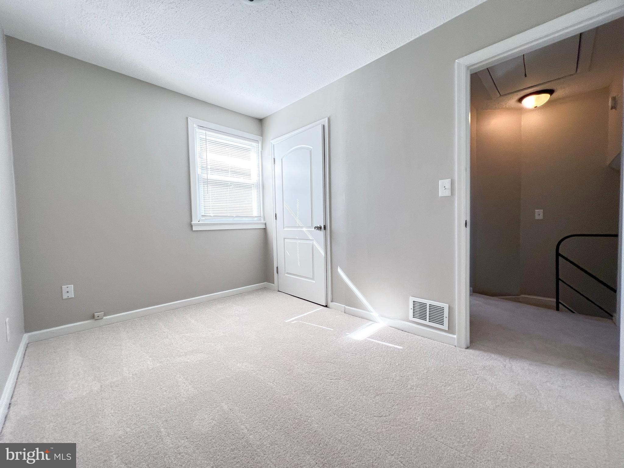 IVERSON SQUARE CONDOMINIUM - Residential