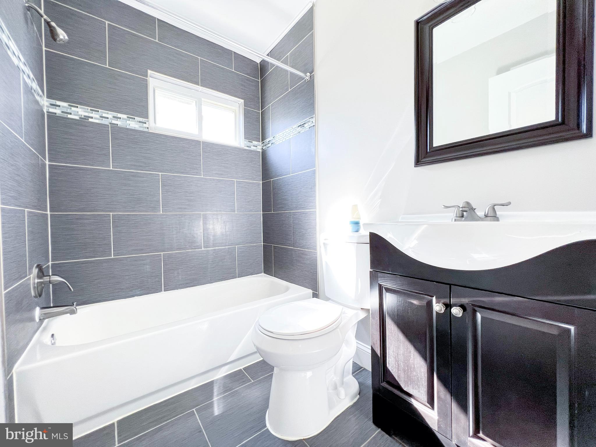 IVERSON SQUARE CONDOMINIUM - Residential