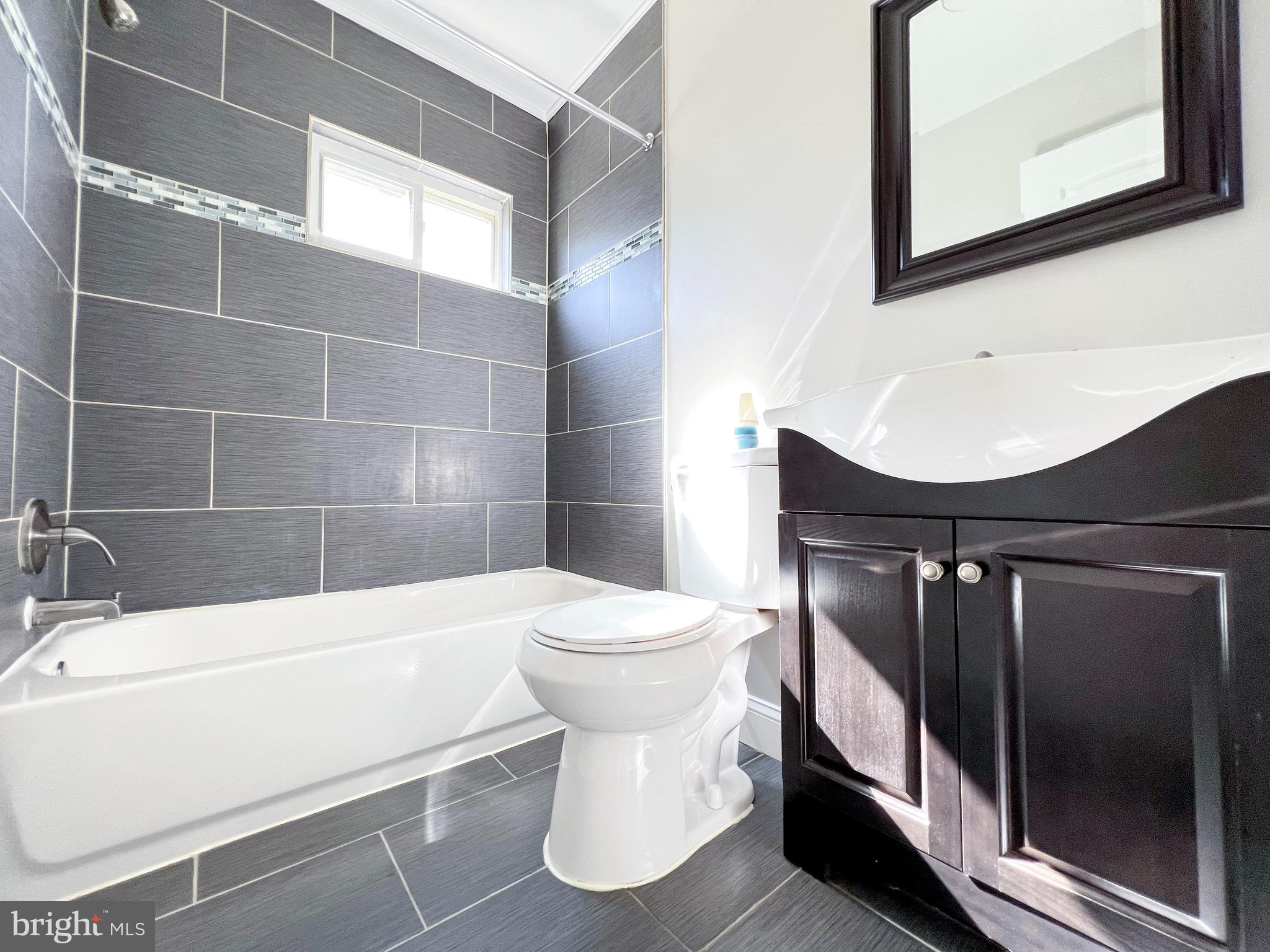 IVERSON SQUARE CONDOMINIUM - Residential