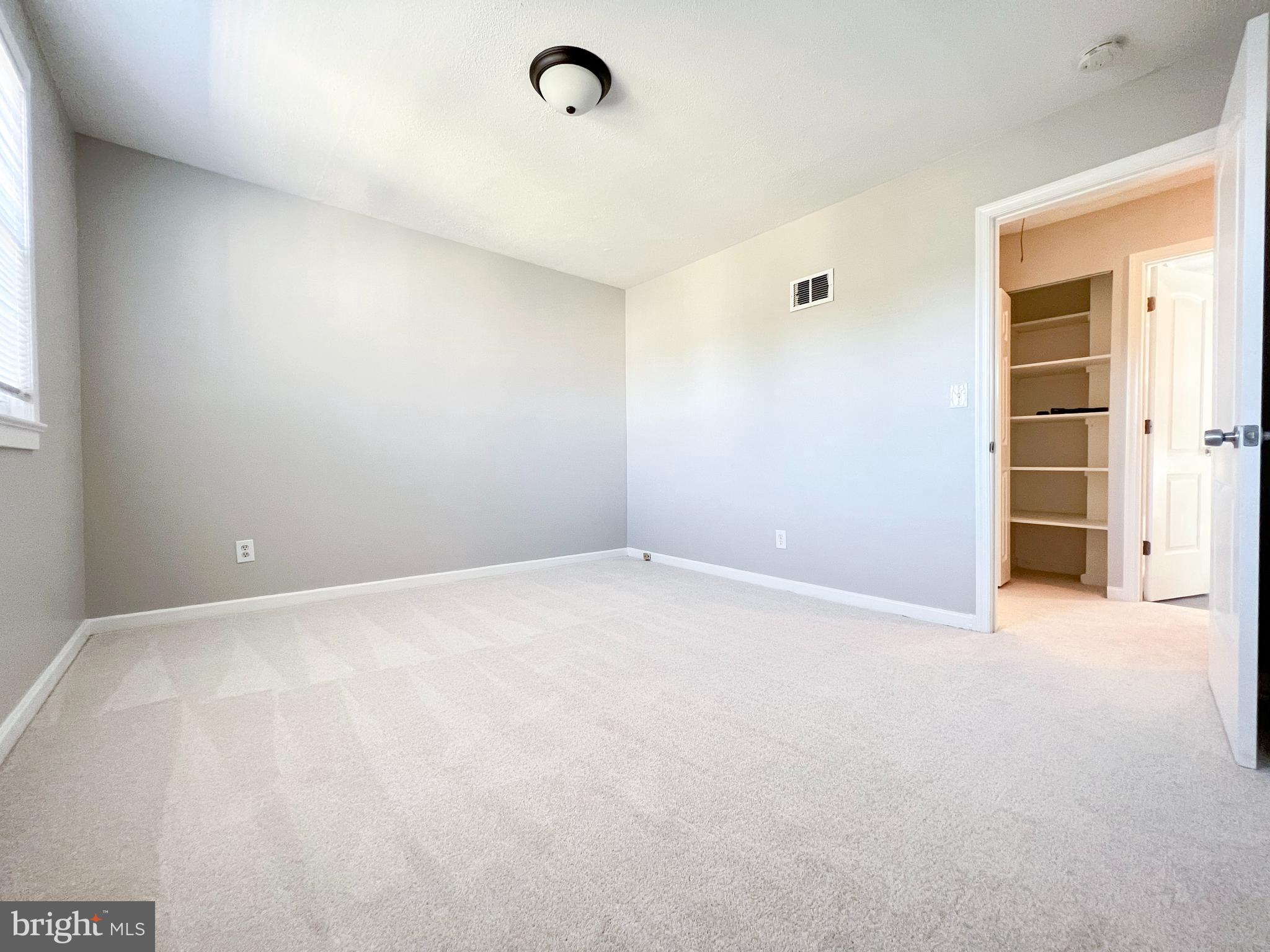 IVERSON SQUARE CONDOMINIUM - Residential