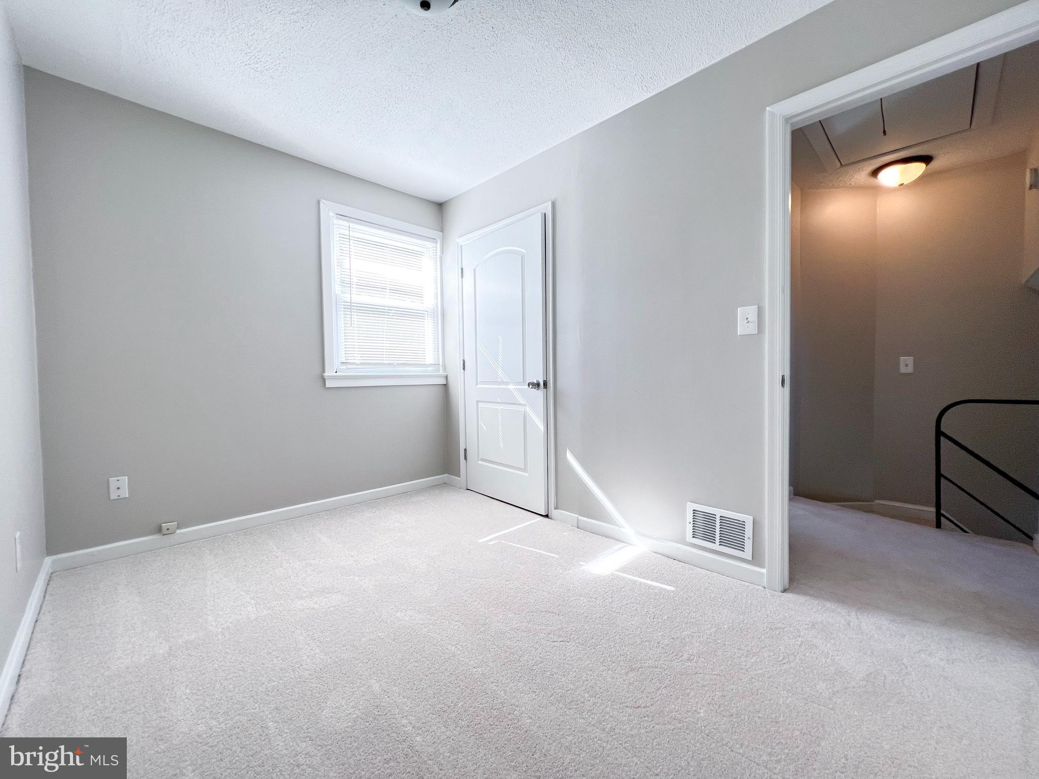 IVERSON SQUARE CONDOMINIUM - Residential