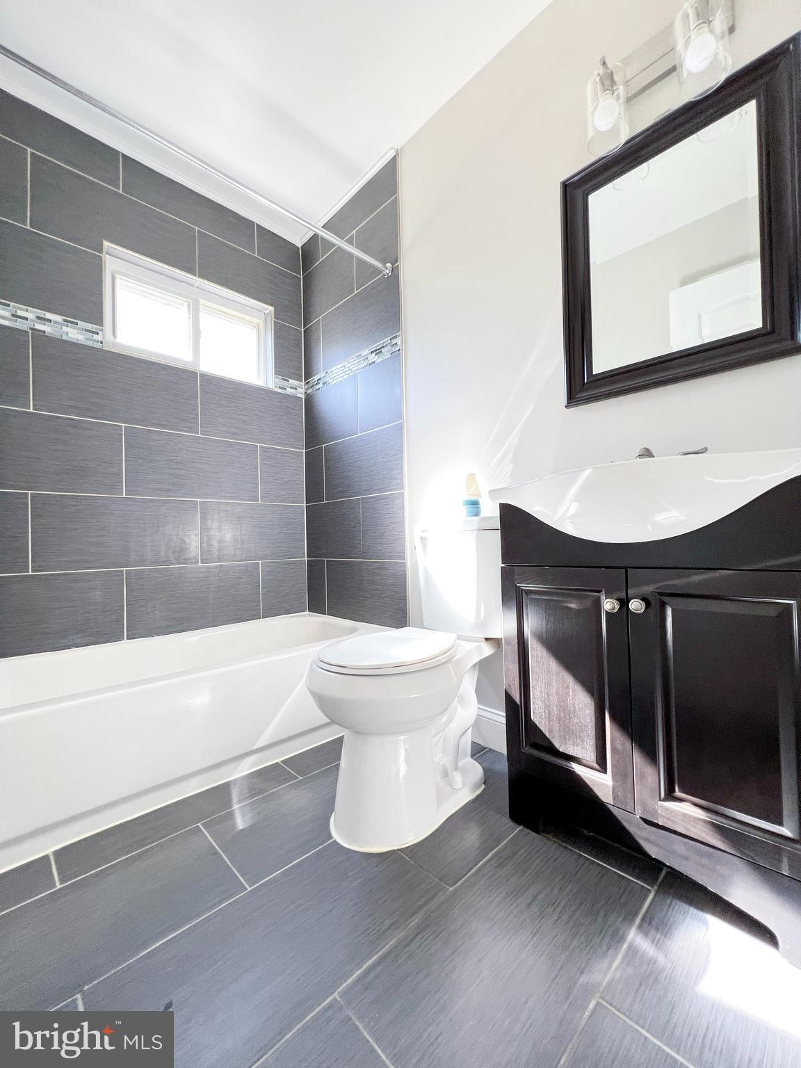 IVERSON SQUARE CONDOMINIUM - Residential