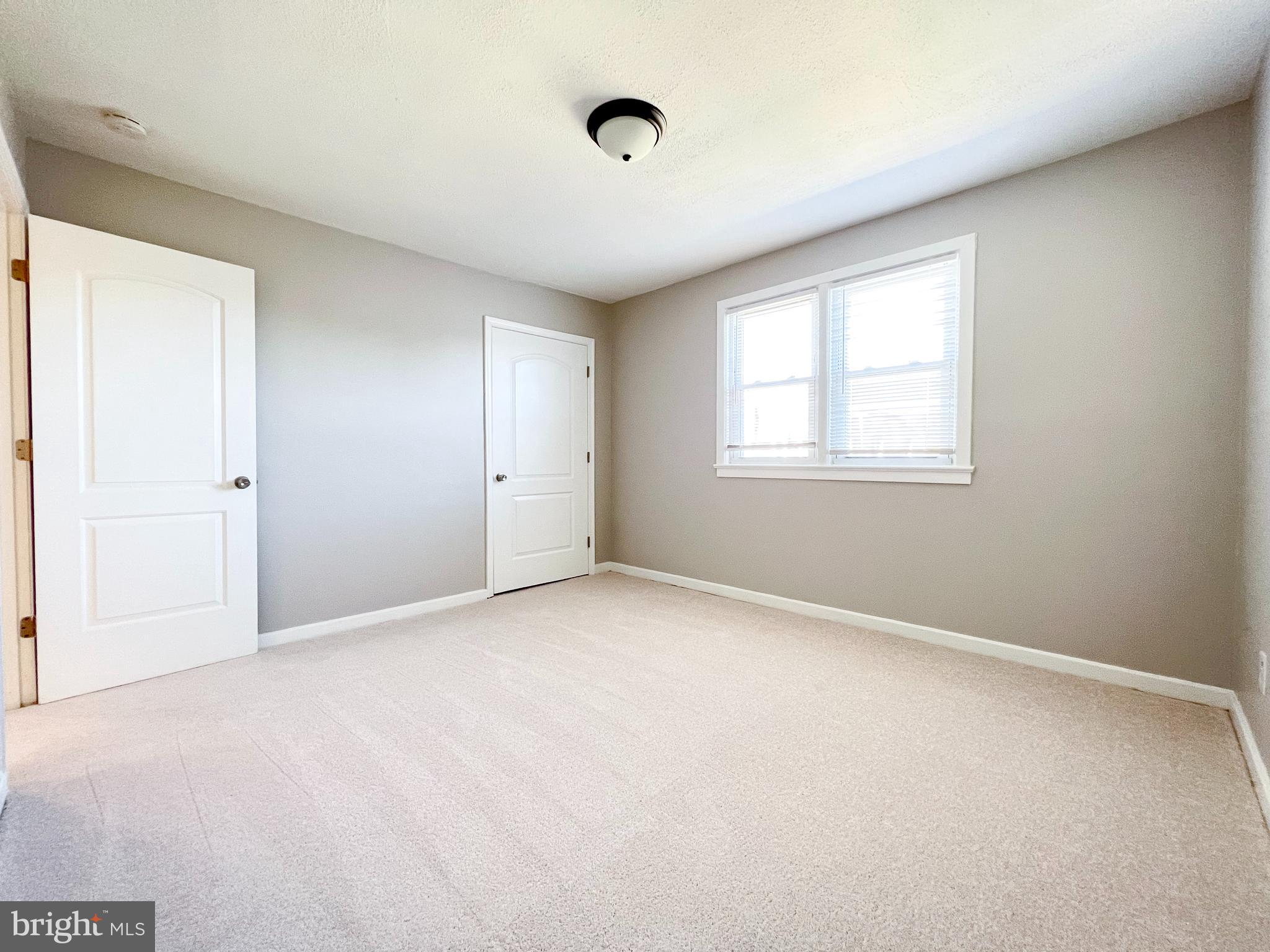 IVERSON SQUARE CONDOMINIUM - Residential