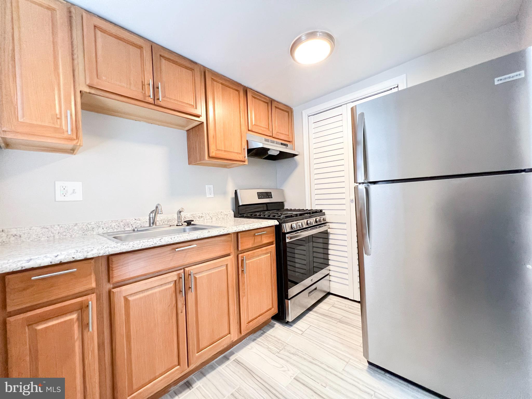 IVERSON SQUARE CONDOMINIUM - Residential