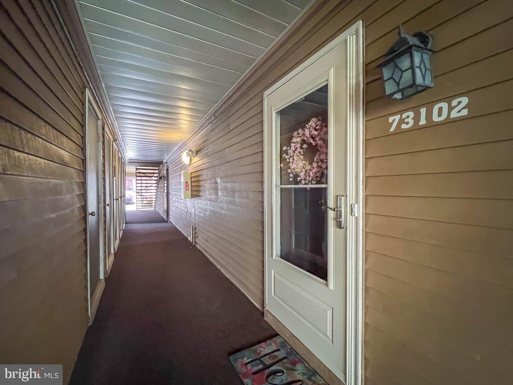 73102 DELAIRE LANDING ROAD 102