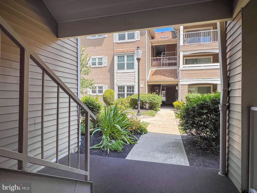 73102 DELAIRE LANDING ROAD 102