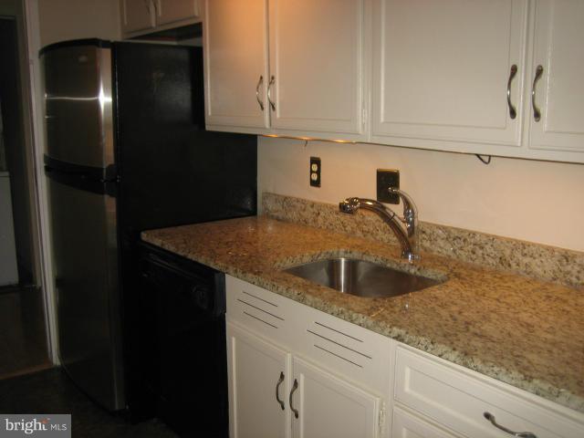 TOWER VILLAS - Residential Lease