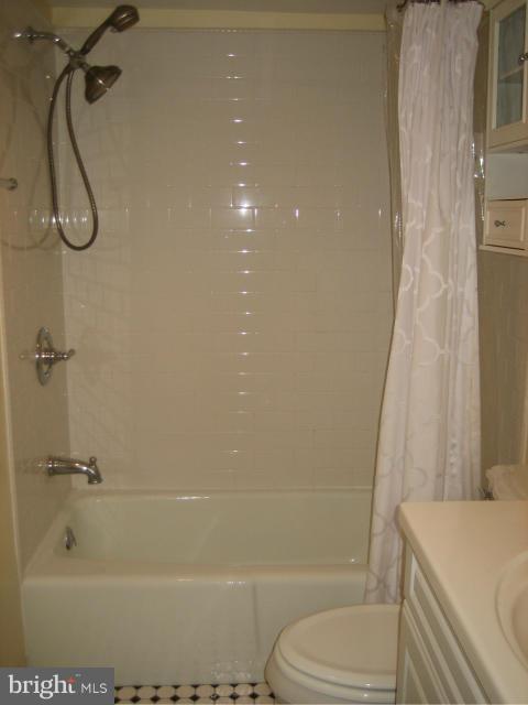 TOWER VILLAS - Residential Lease