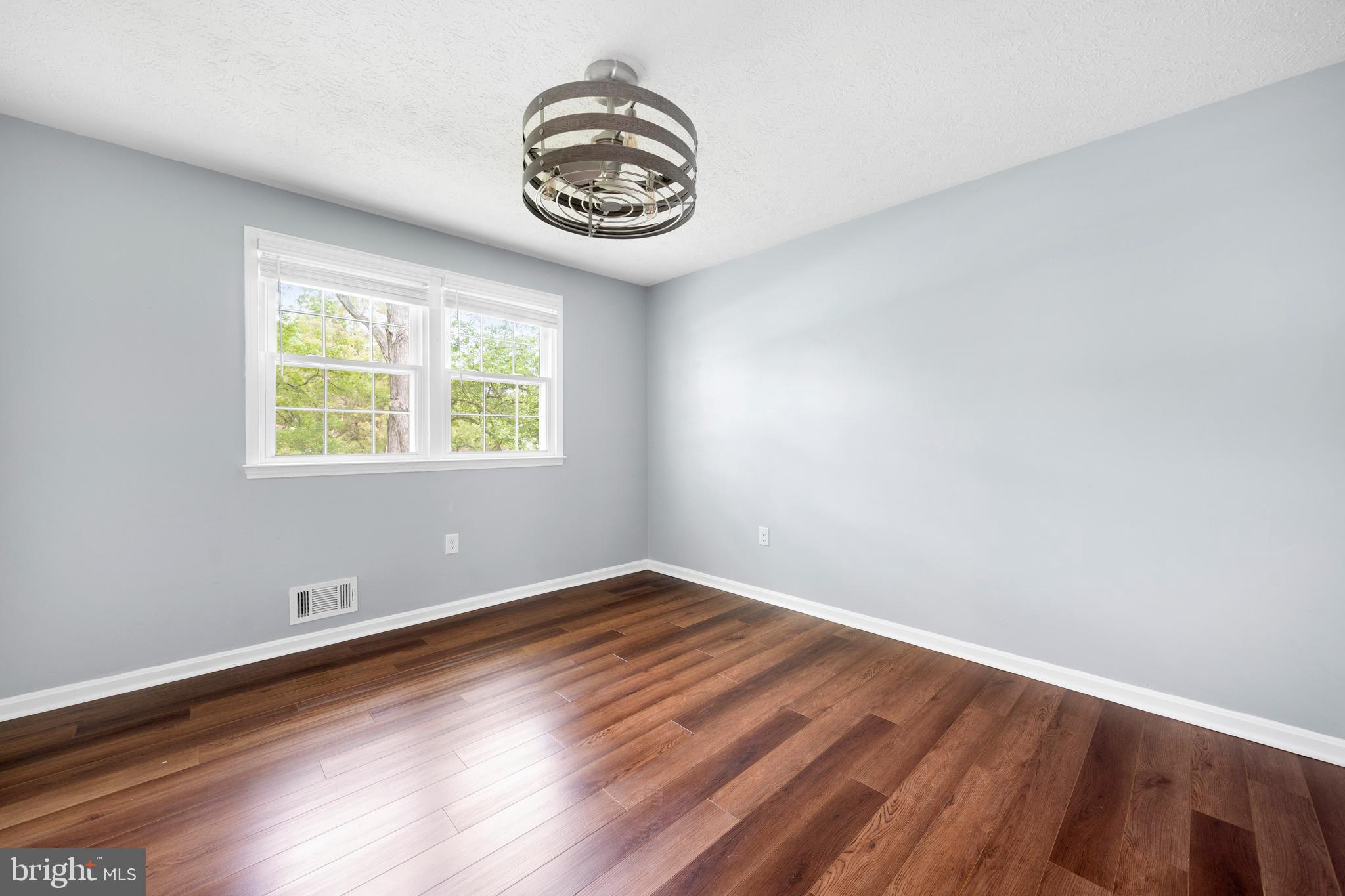 AVON CREST - Residential