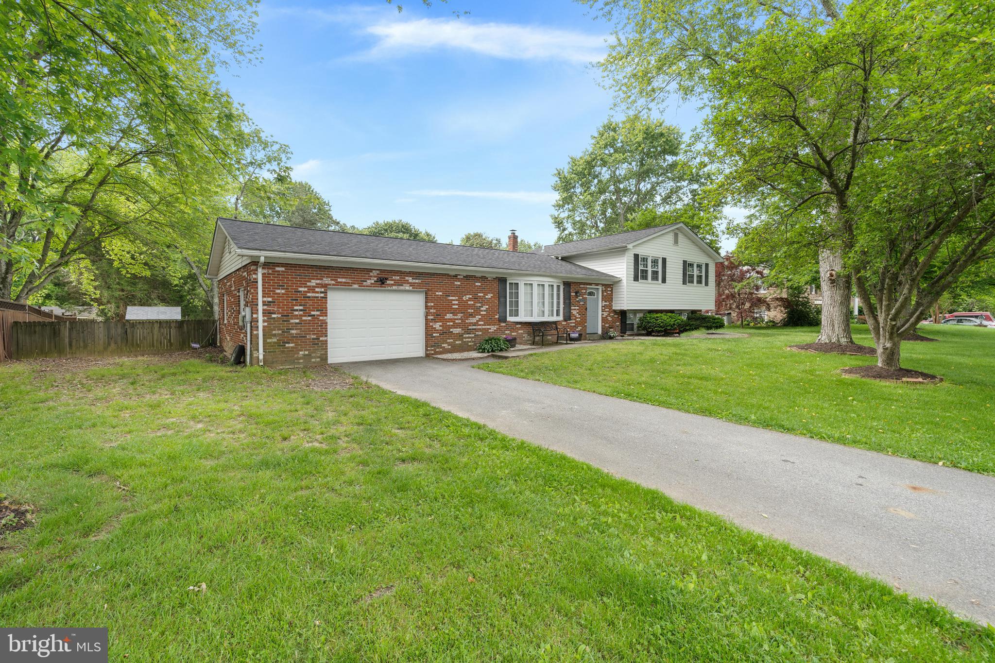 AVON CREST - Residential