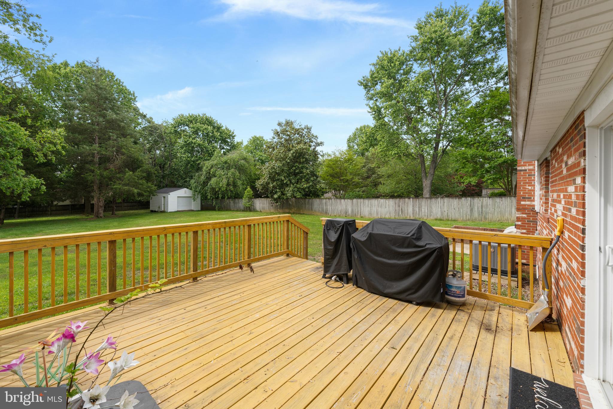 AVON CREST - Residential