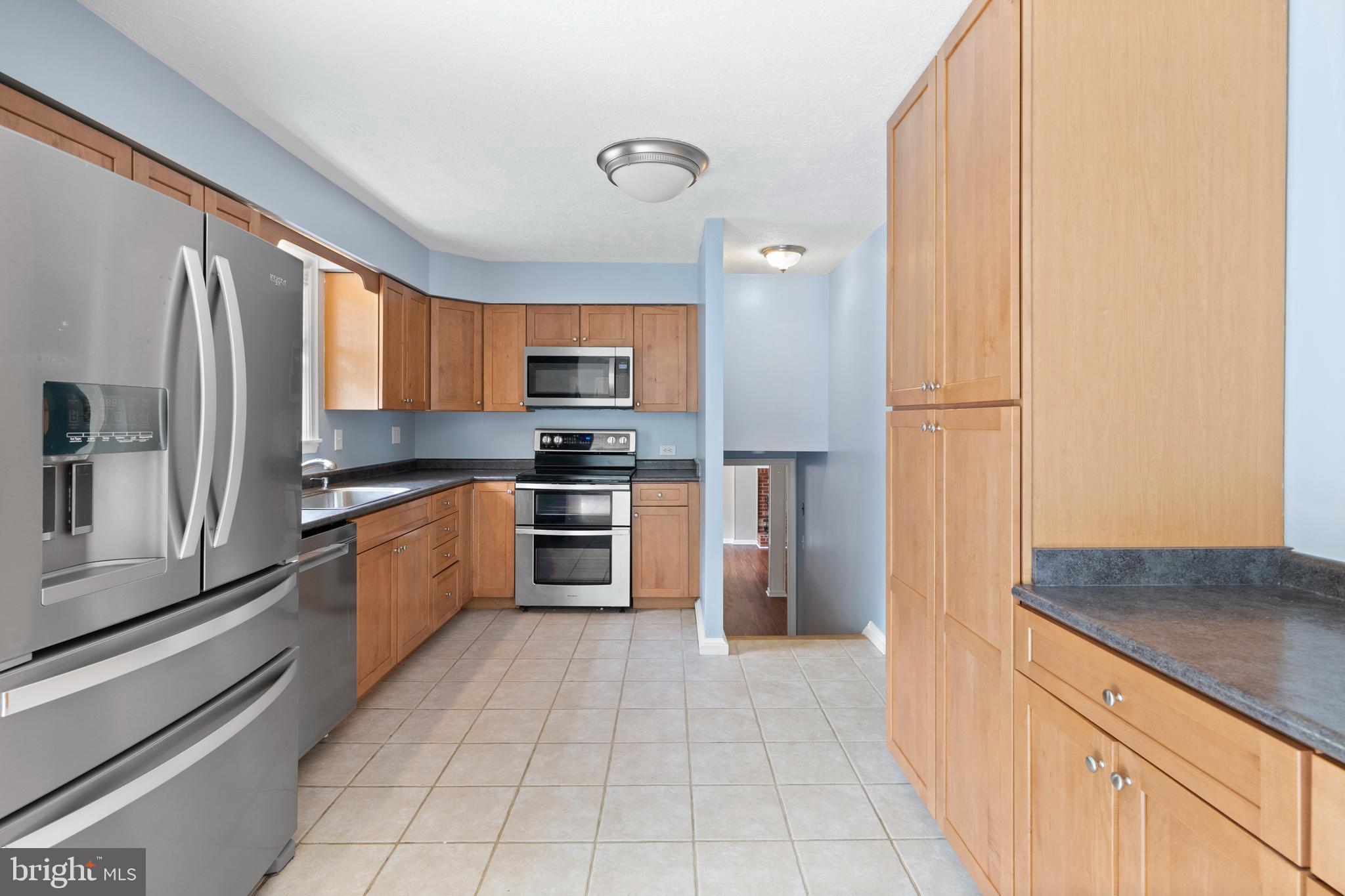 AVON CREST - Residential