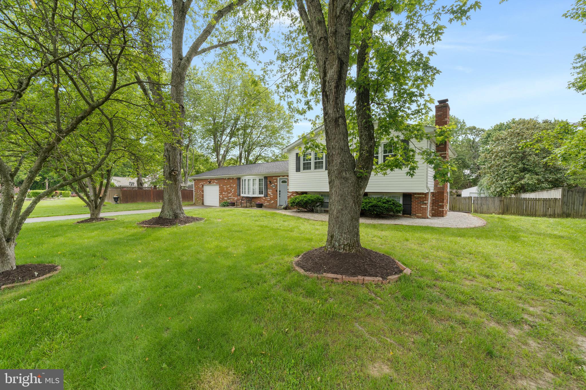 AVON CREST - Residential