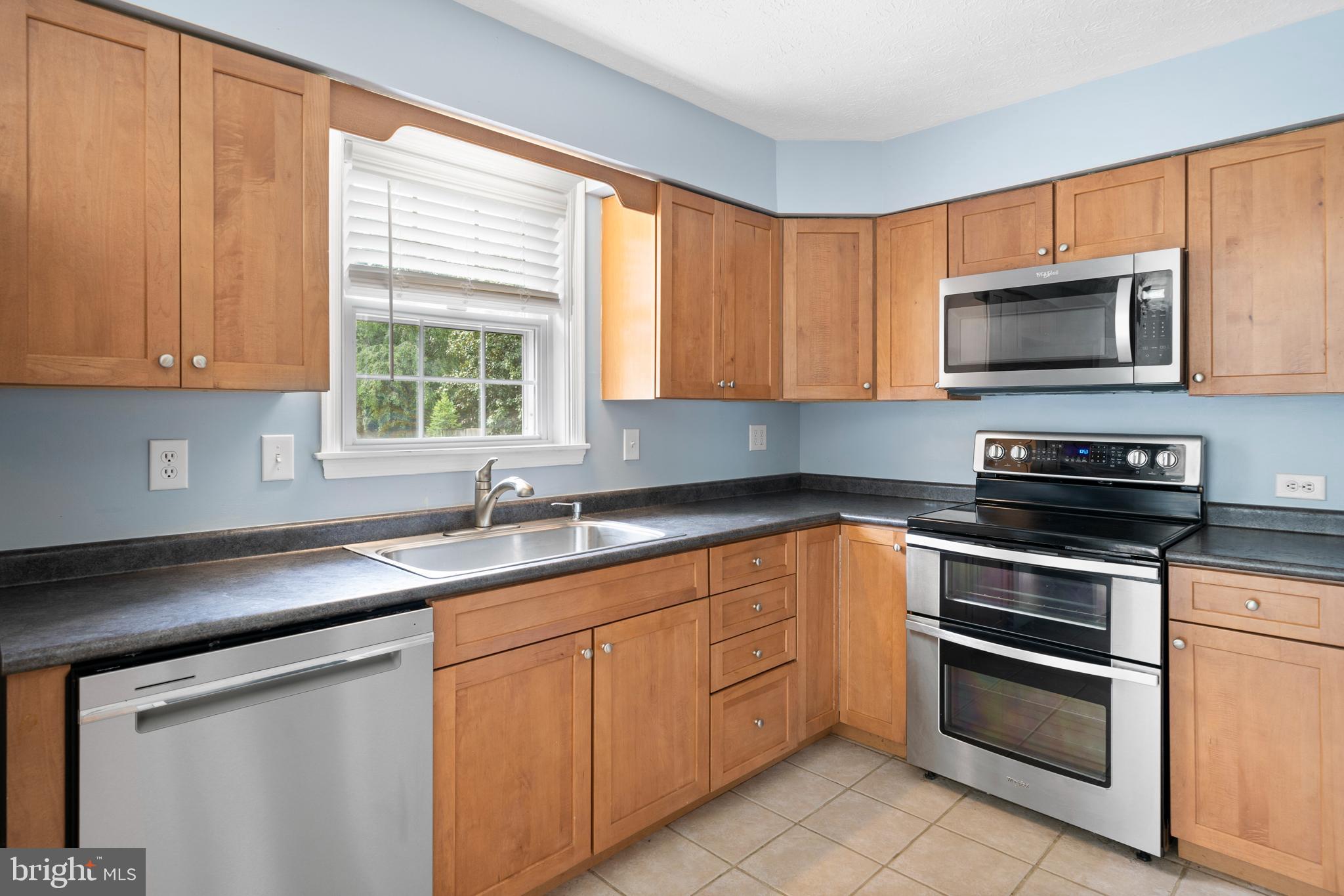 AVON CREST - Residential