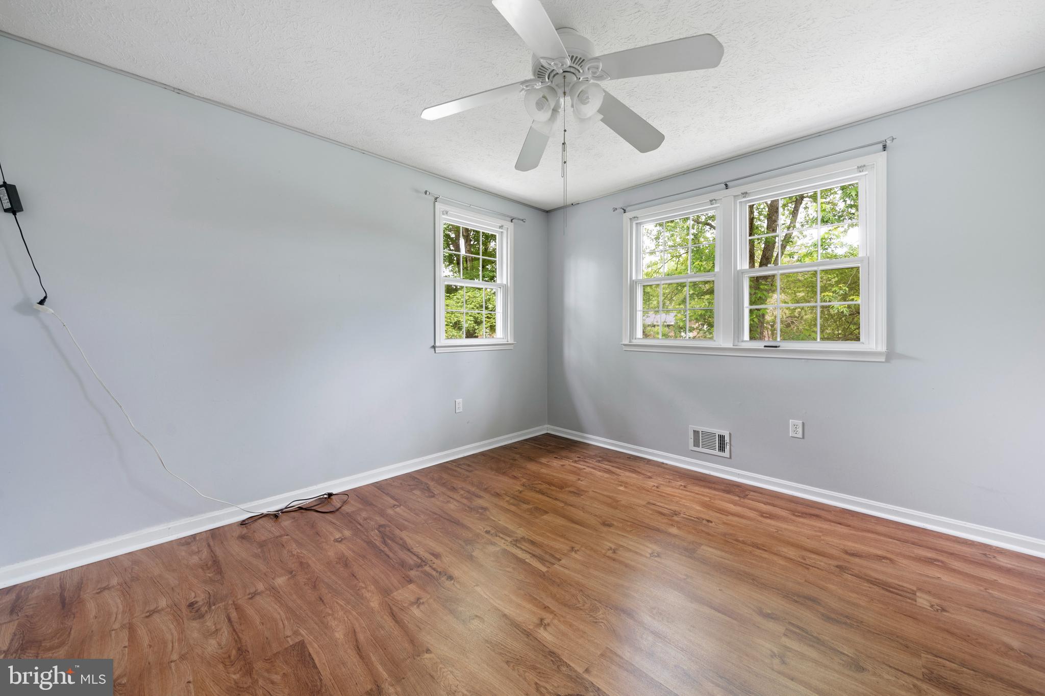 AVON CREST - Residential