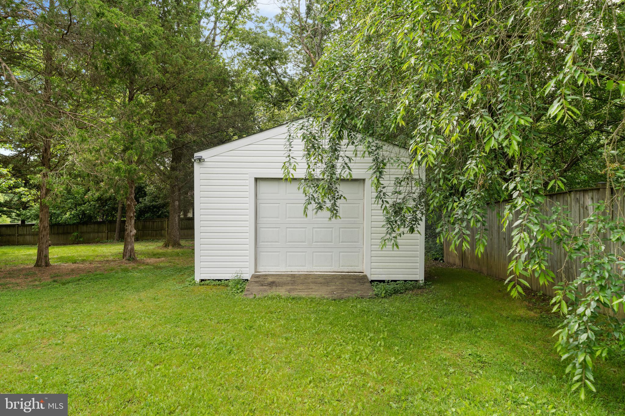 AVON CREST - Residential