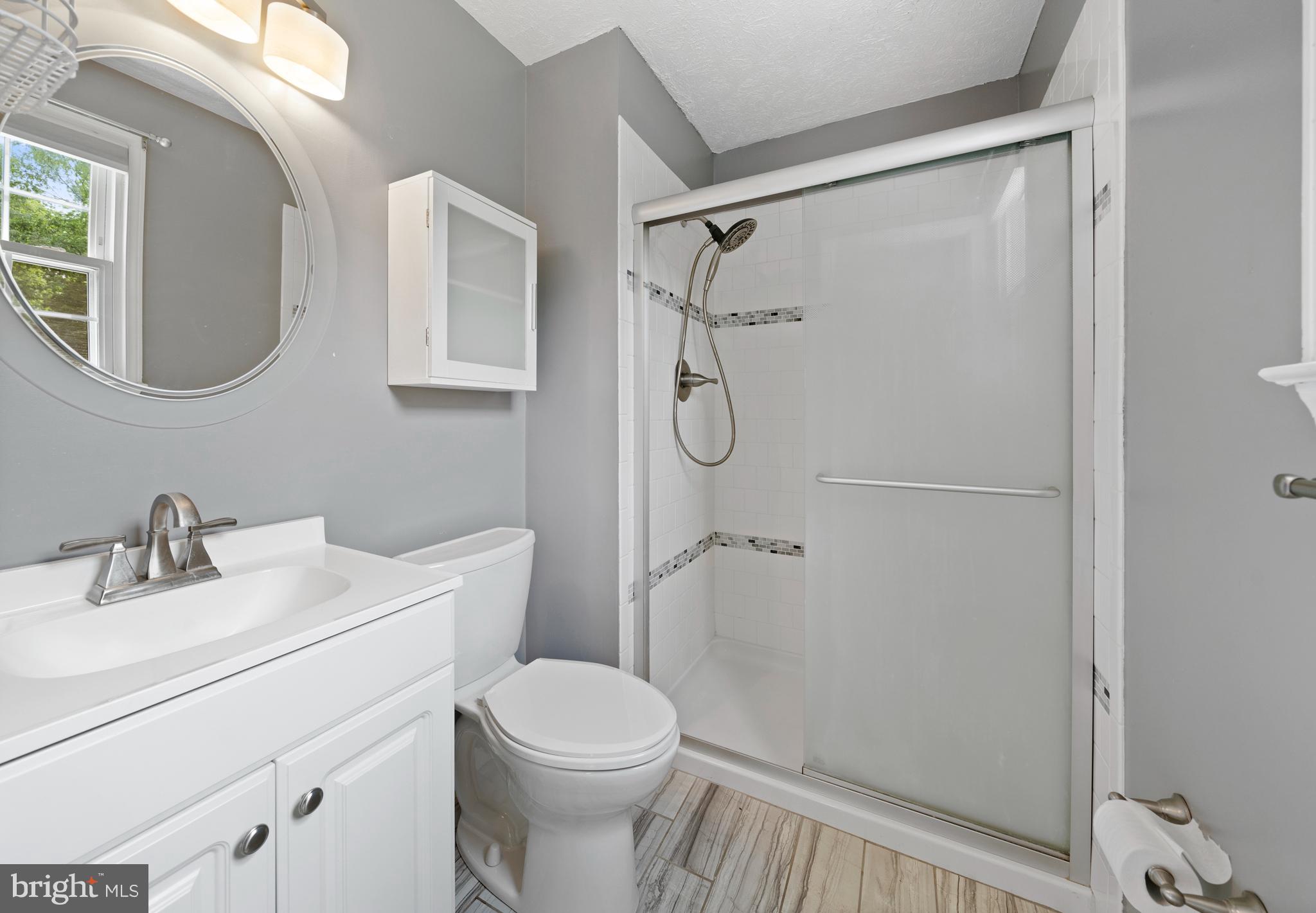 AVON CREST - Residential