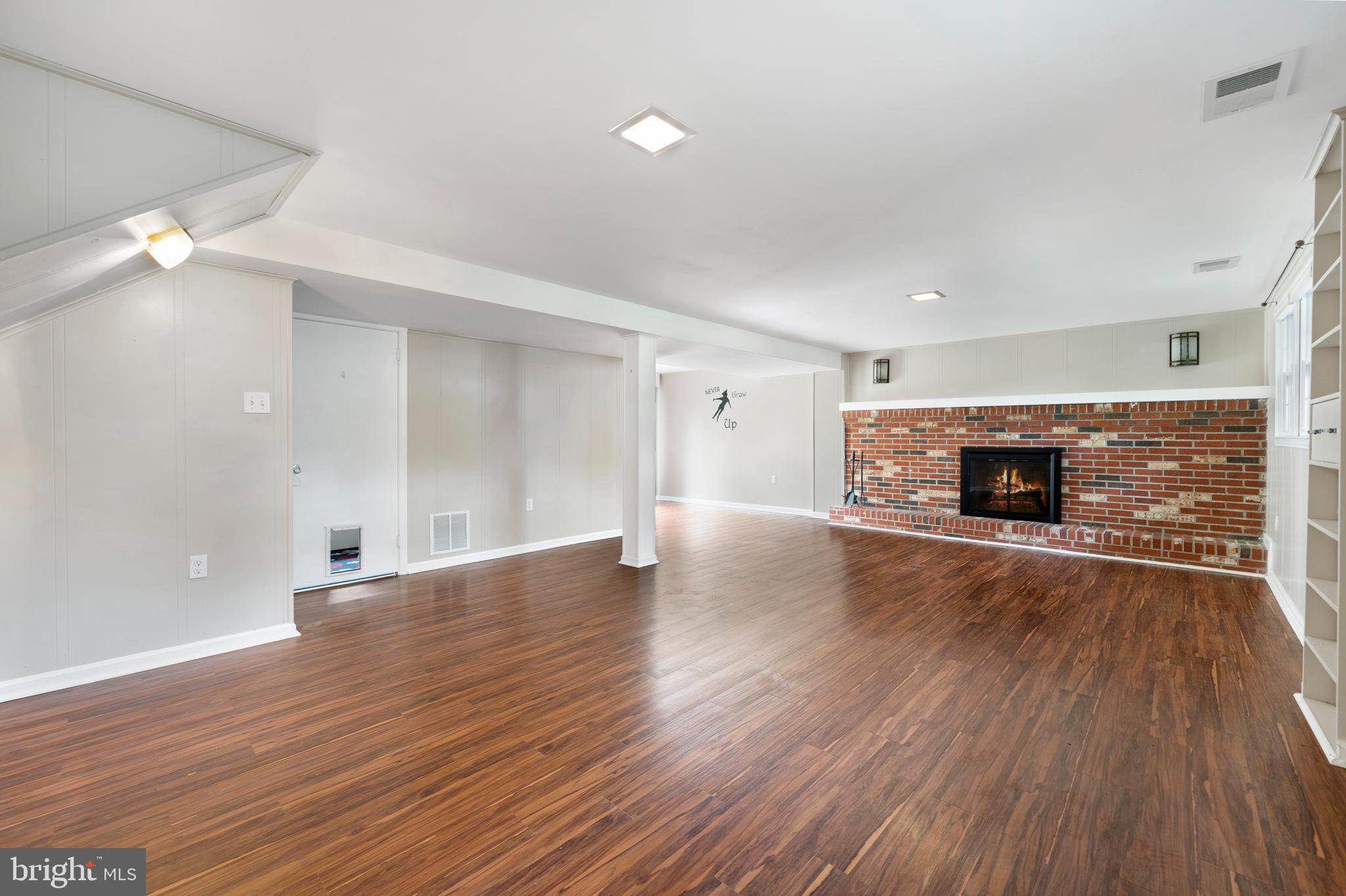 AVON CREST - Residential