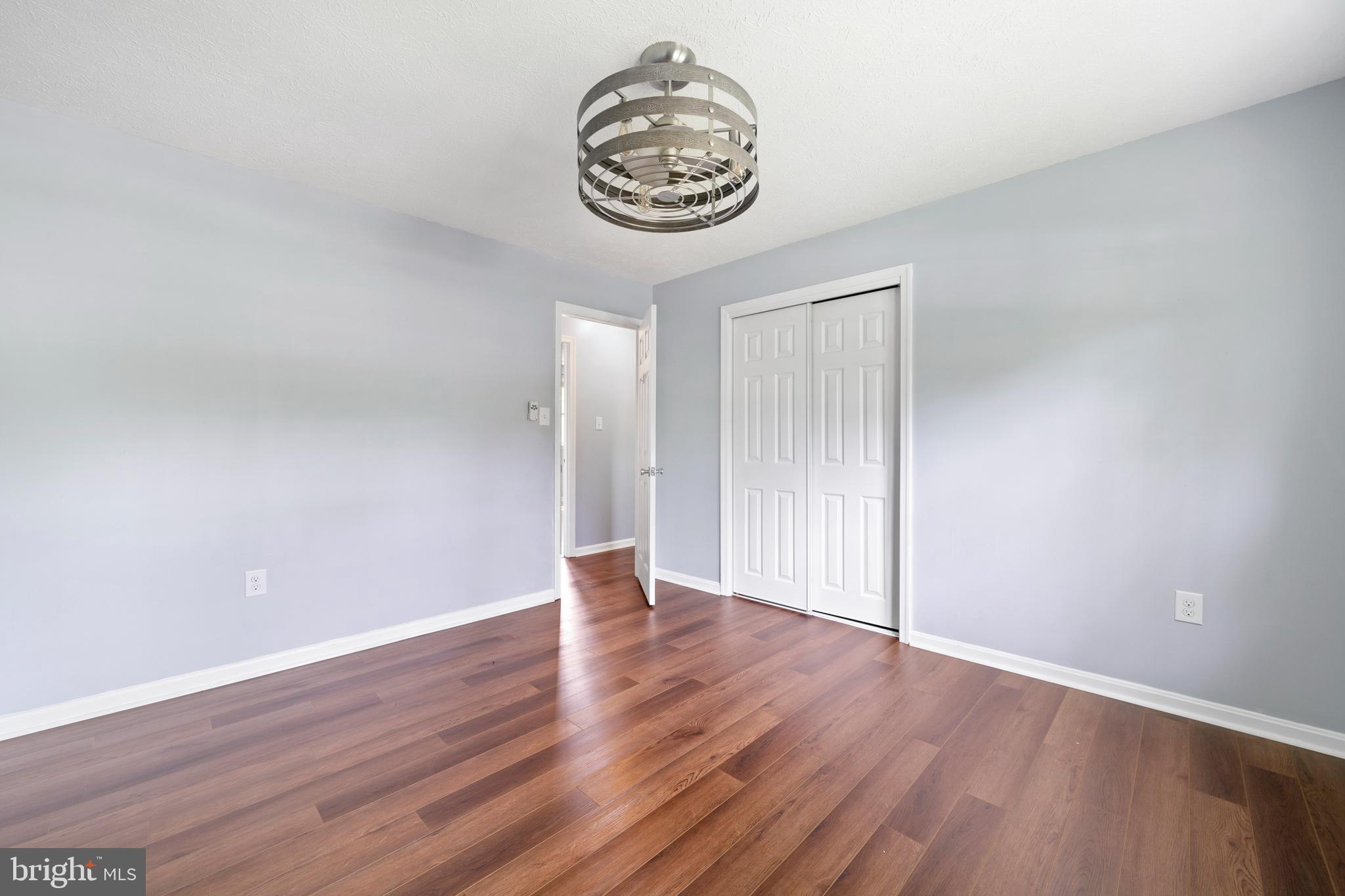 AVON CREST - Residential