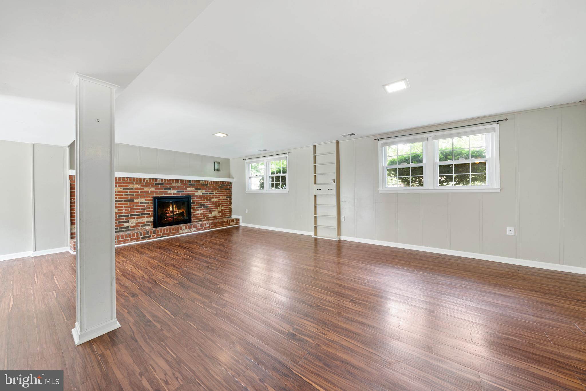 AVON CREST - Residential