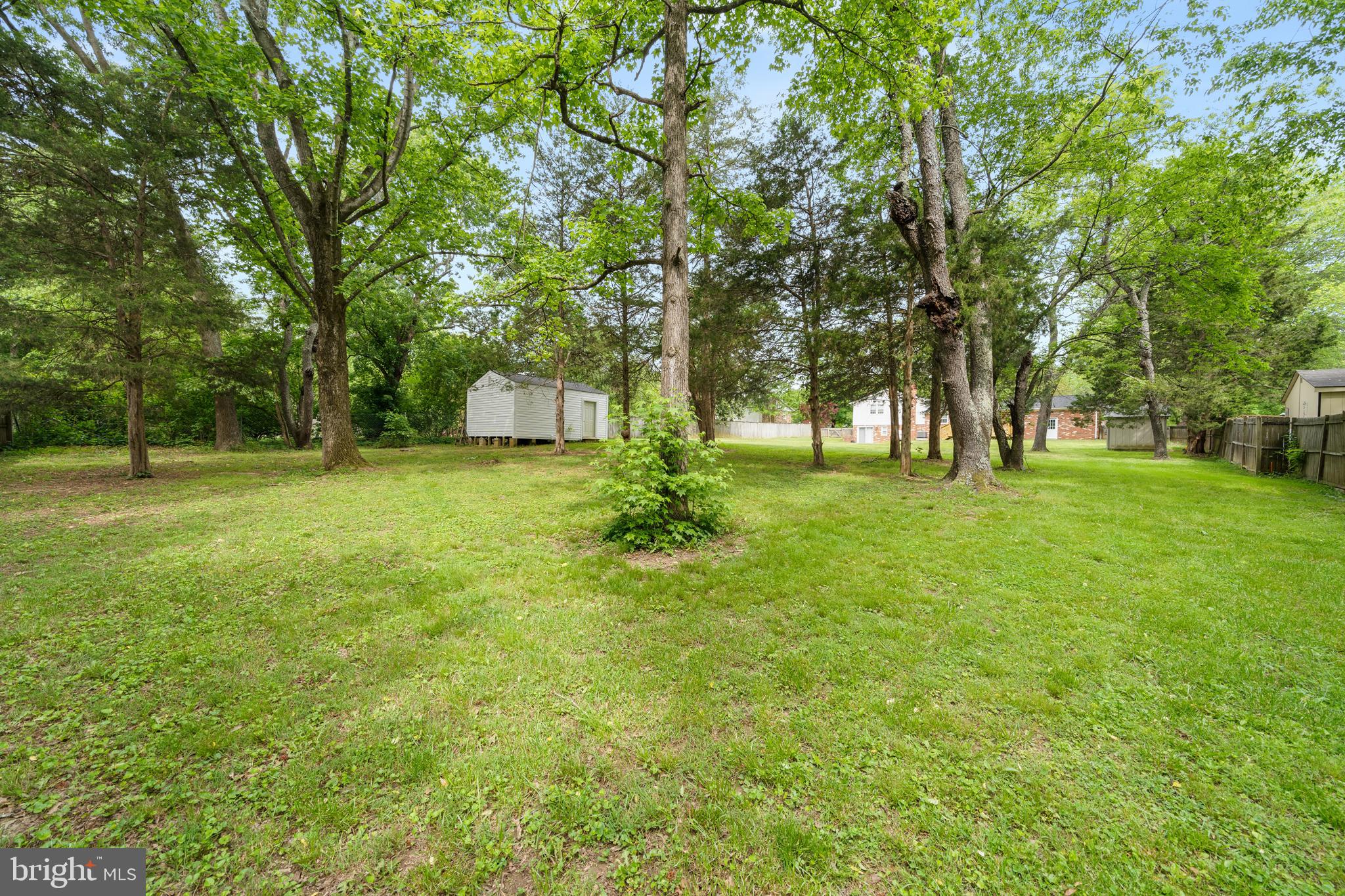 AVON CREST - Residential