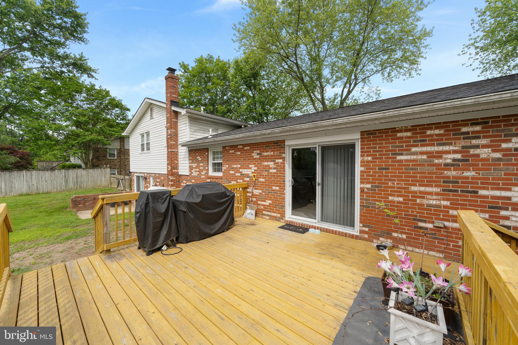 AVON CREST - Residential