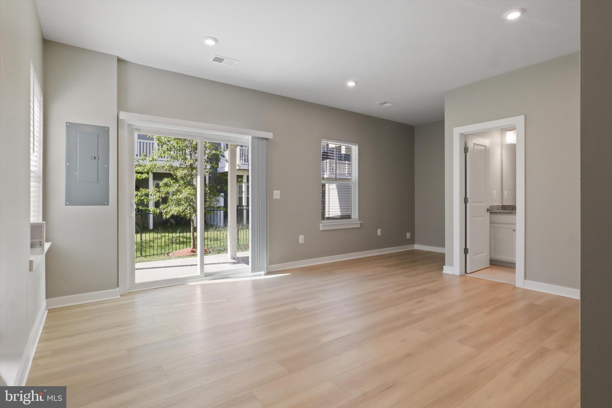 POTOMAC SHORES - Residential Lease