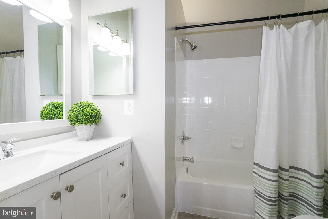 MERRY OAKS - Residential