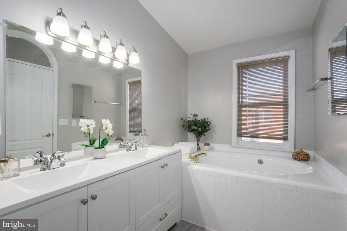 MERRY OAKS - Residential