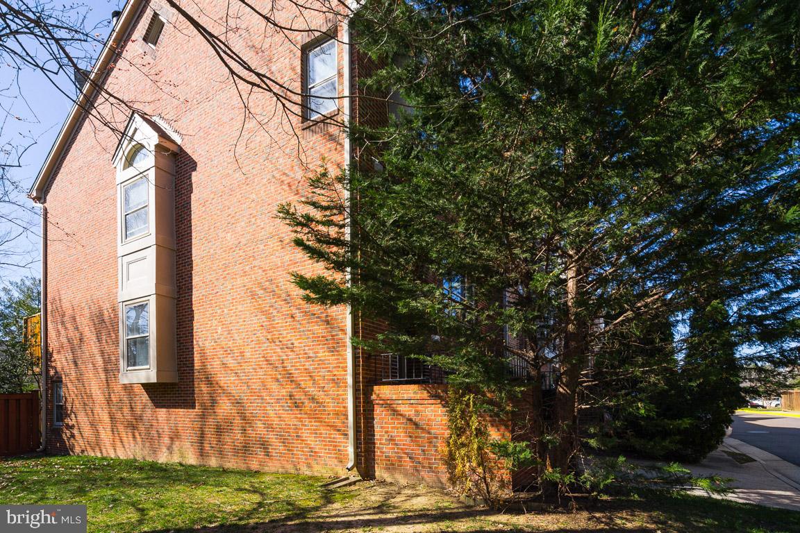 MERRY OAKS - Residential