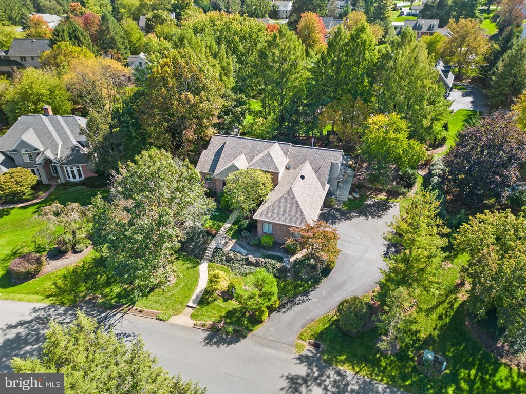 Photo of 2138 Waterford Drive, Lancaster, PA 17601 (MLS # PALA2055466)