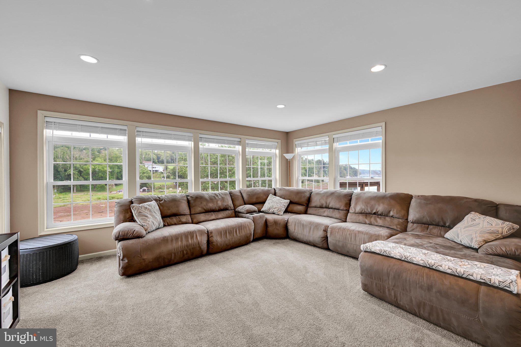 606 WYNONAH DRIVE