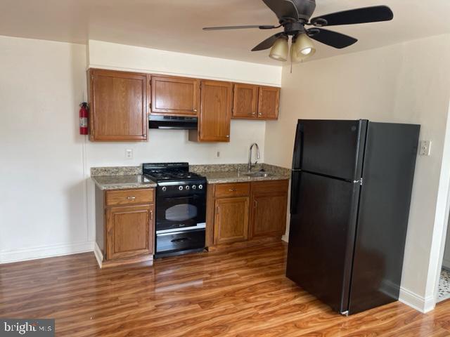 Welcome to 922 S 19th St #3, a stunning 2 bedroom, 1 bathroom apartment located on the top floor of a beautiful building in the heart of the Graduate Hospital neighborhood. This corner unit boasts 8 windows that flood the space with natural light, highlighting the hardwood floors that run throughout the apartment. Everything is newly renovated, from the modern kitchen to the sleek bathroom, ensuring that you'll be living in a stylish and comfortable space.

Central air keeps you cool during the warmer months, while the free shared washer and dryer in the basement make laundry day a breeze. The apartment is located just a short distance from Center City, providing easy access to public transportation and all the best that Philadelphia has to offer. The Graduate Hospital neighborhood is known for its trendy cafes, popular restaurants, and attractions, making it a great location for anyone looking to immerse themselves in the city's vibrant scene.

Don't miss out on the opportunity to call 922 S 19th St #3 your new home. Schedule a viewing today and experience the perfect blend of modern living and urban convenience!
