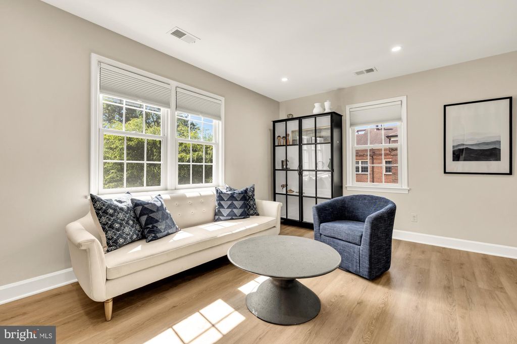 Photo of 1115 N Pitt Street #3A, ALEXANDRIA, VA 22314 (MLS # VAAX2060706)