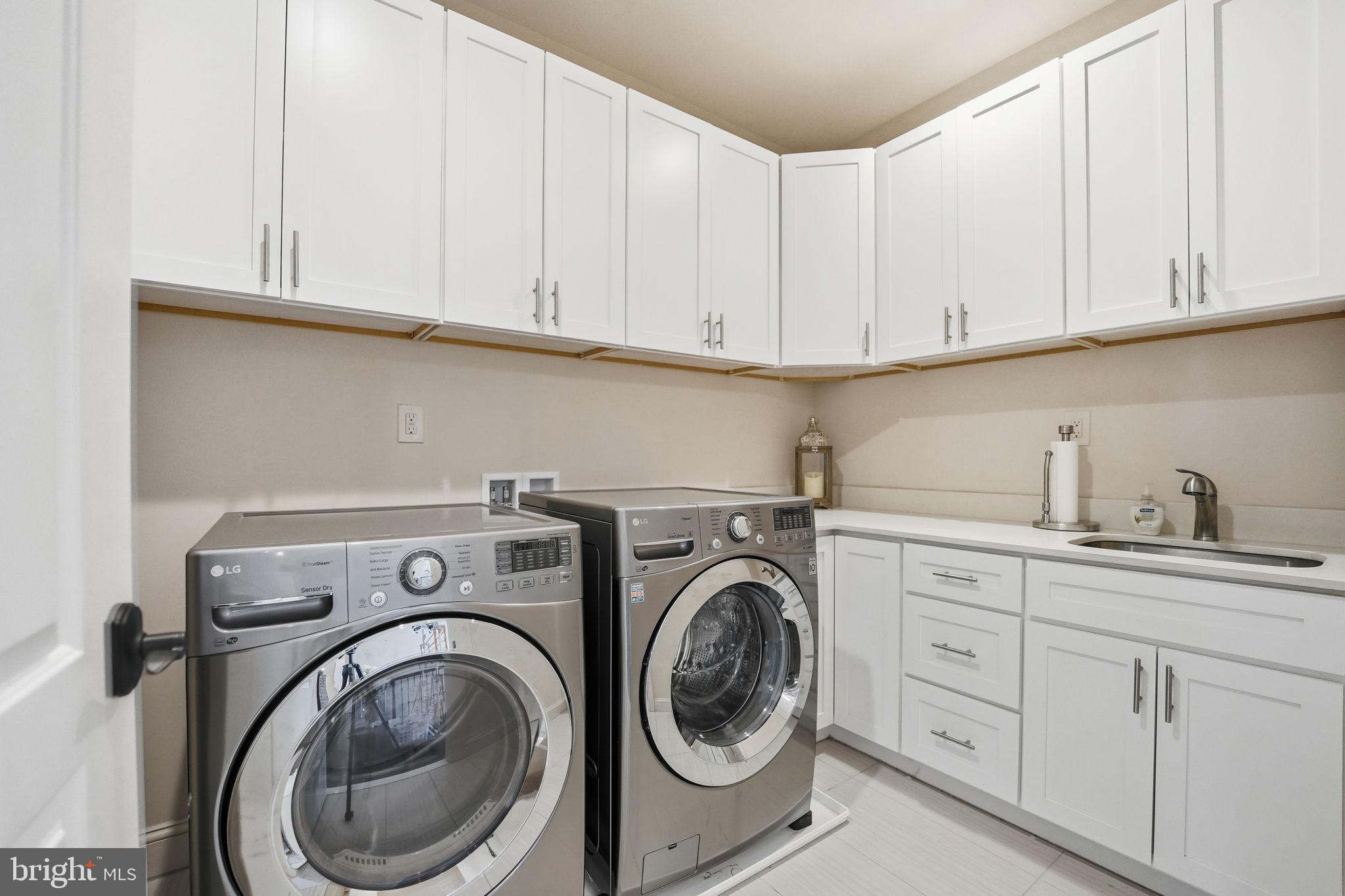 VIENNA WOODS - Residential