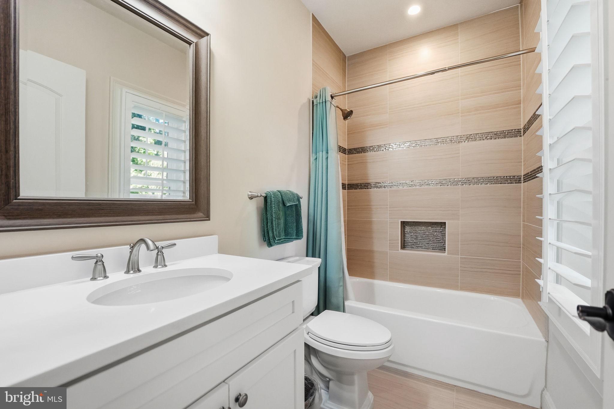 VIENNA WOODS - Residential