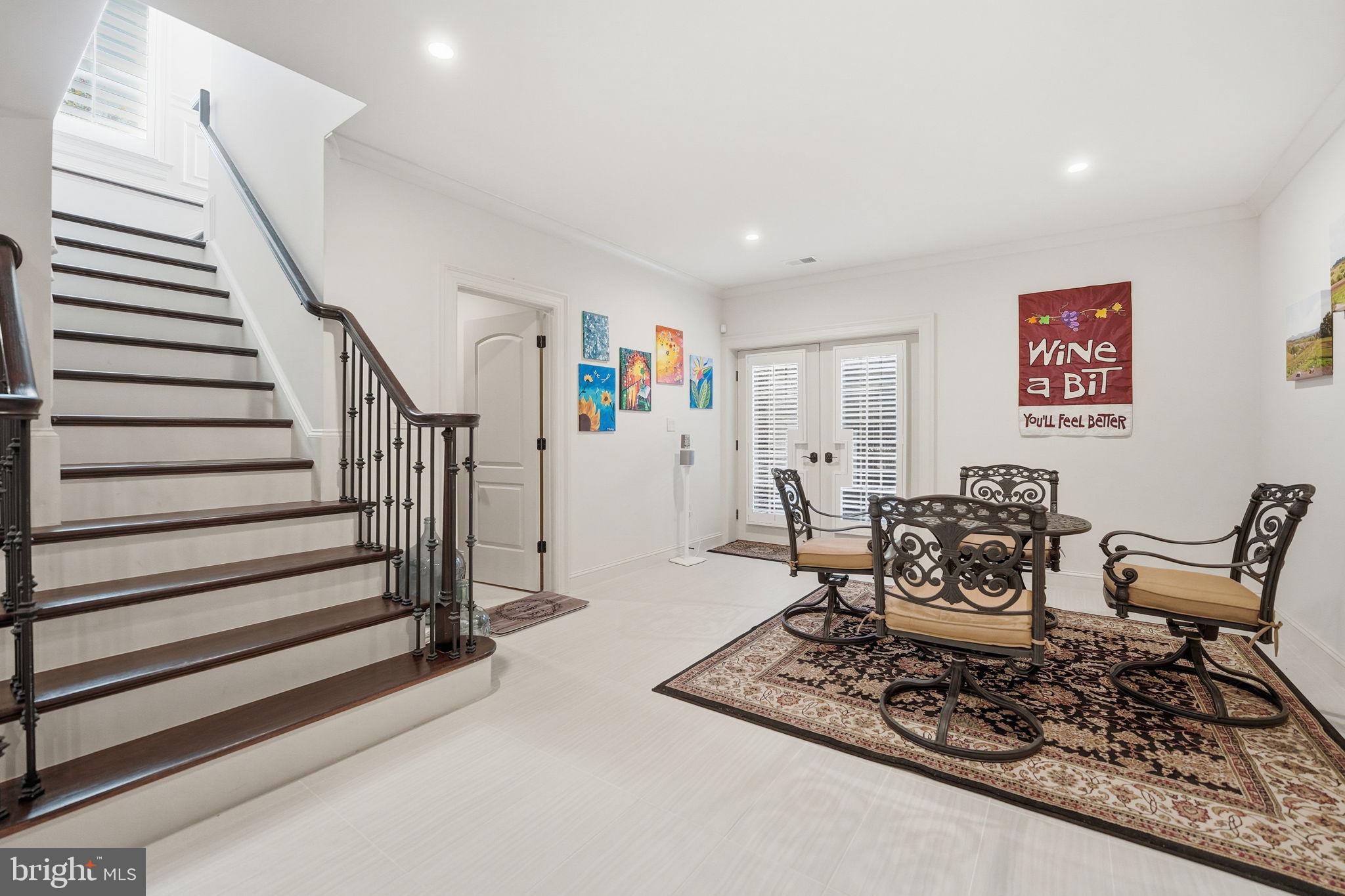 VIENNA WOODS - Residential