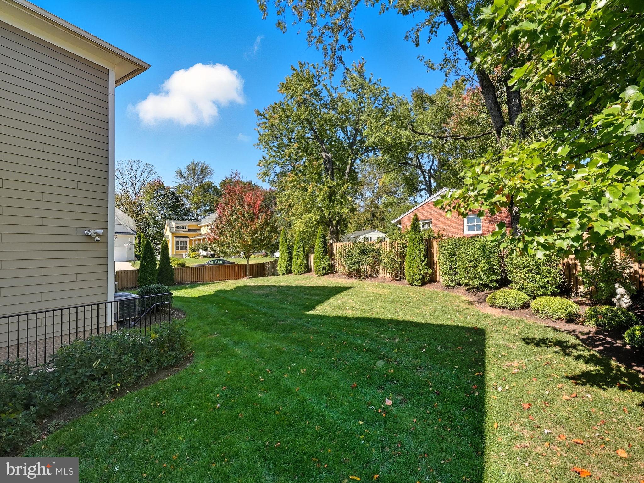 VIENNA WOODS - Residential