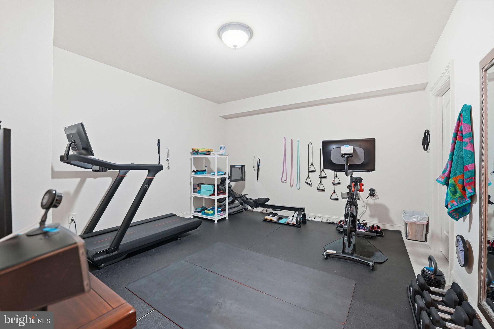 VIENNA WOODS - Residential