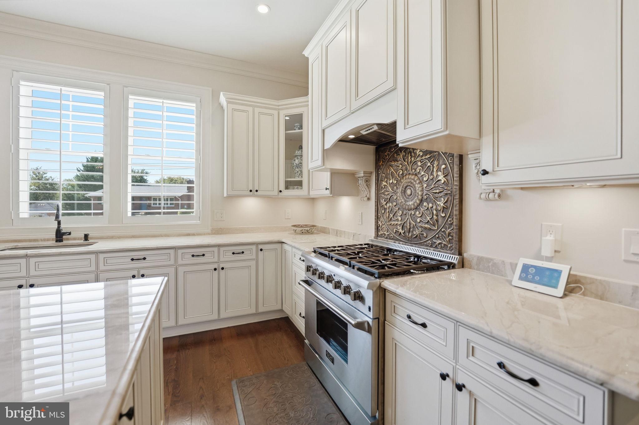 VIENNA WOODS - Residential